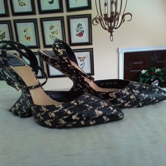 Authentic Christian Dior snakeskin wedge heels - Picture 2 of 6